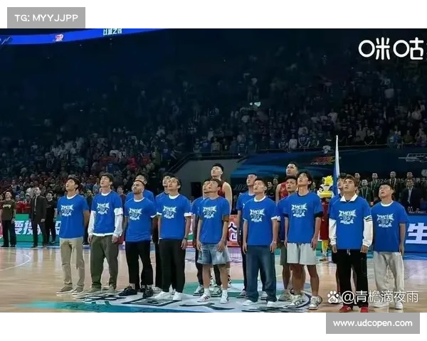 燃情金陵战鼓擂响奥体苏宁将士主场对决引山呼海啸球迷助威（共29字）